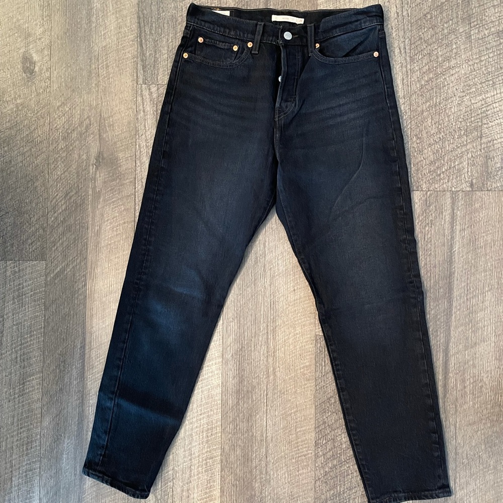 Levi’s high rise wedgie (never worn)